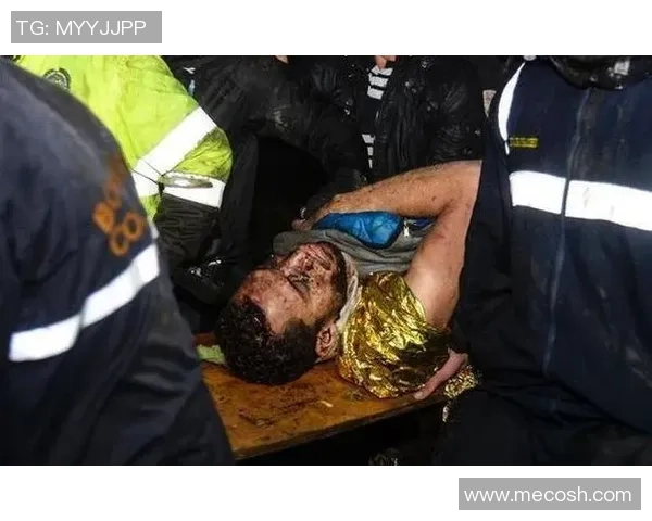 足球明星乘坐航班不幸坠毁震惊全球球迷与体育界的悲剧事件