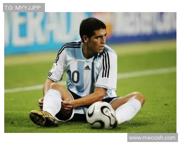 足球明星吉布鲁的精彩瞬间与魅力形象全解析